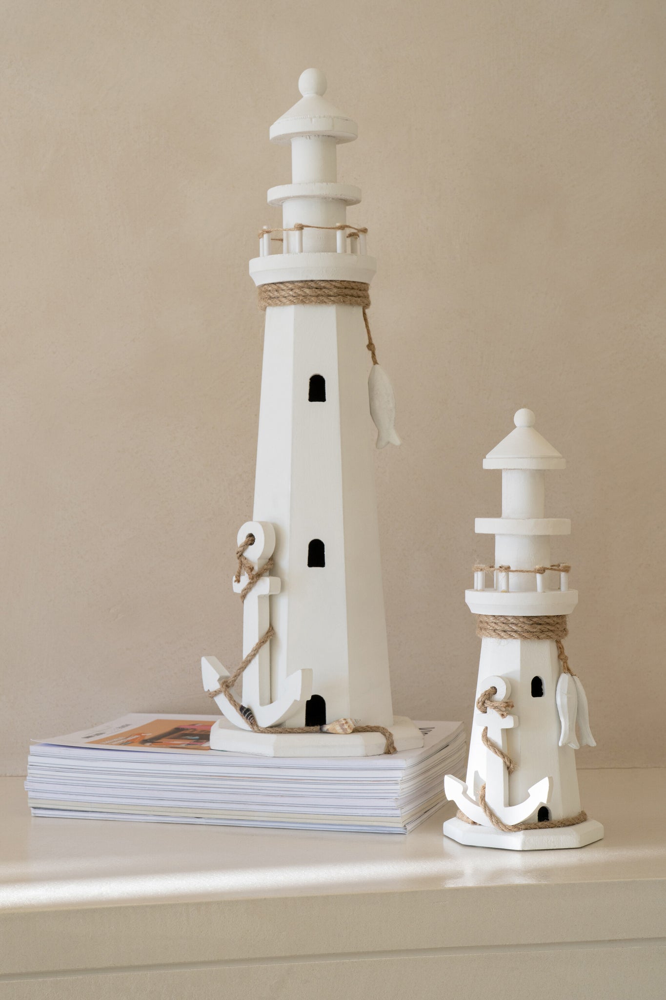 Dekorativer Leuchtturm – Weiß (M)