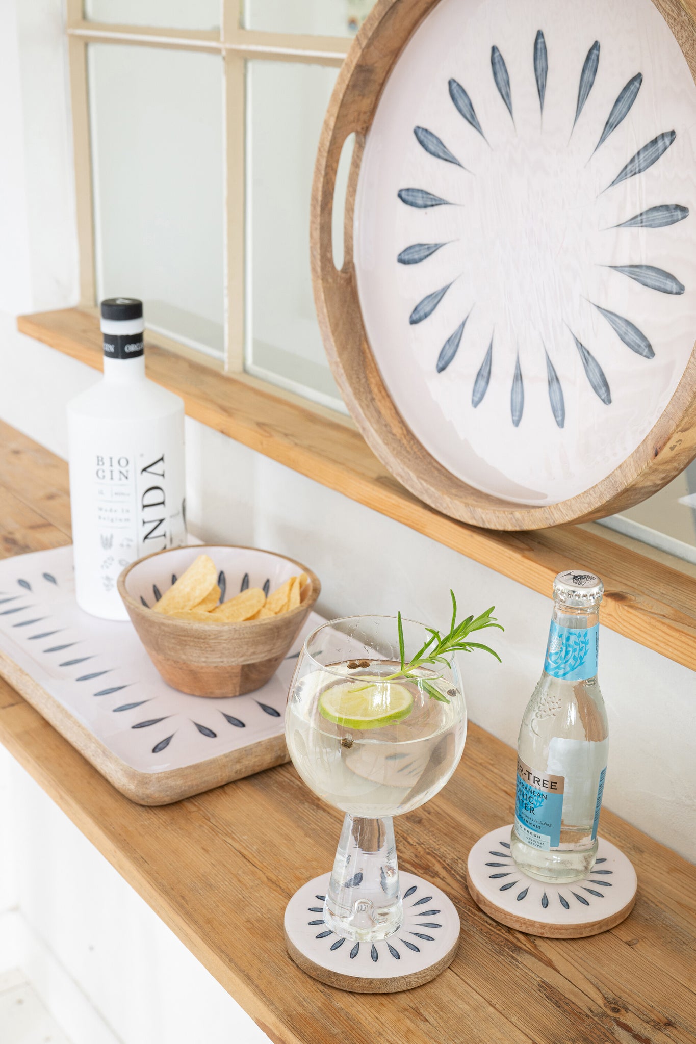 Schale ''Es Trenc'' aus Mangoholz – Blau/Weiß (S)