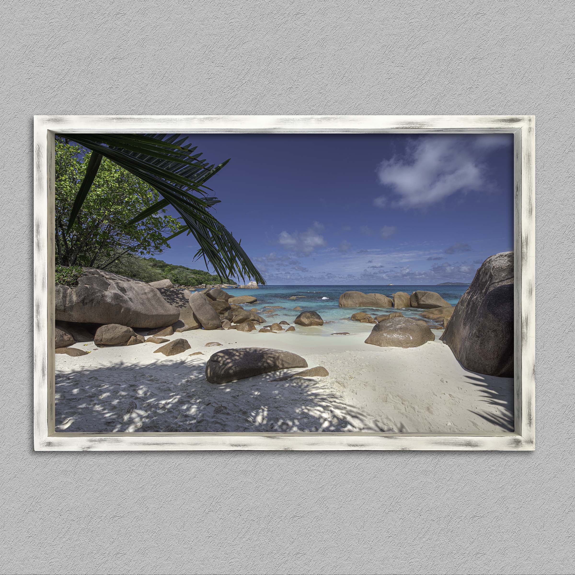 Eau turquoise de anse lazio