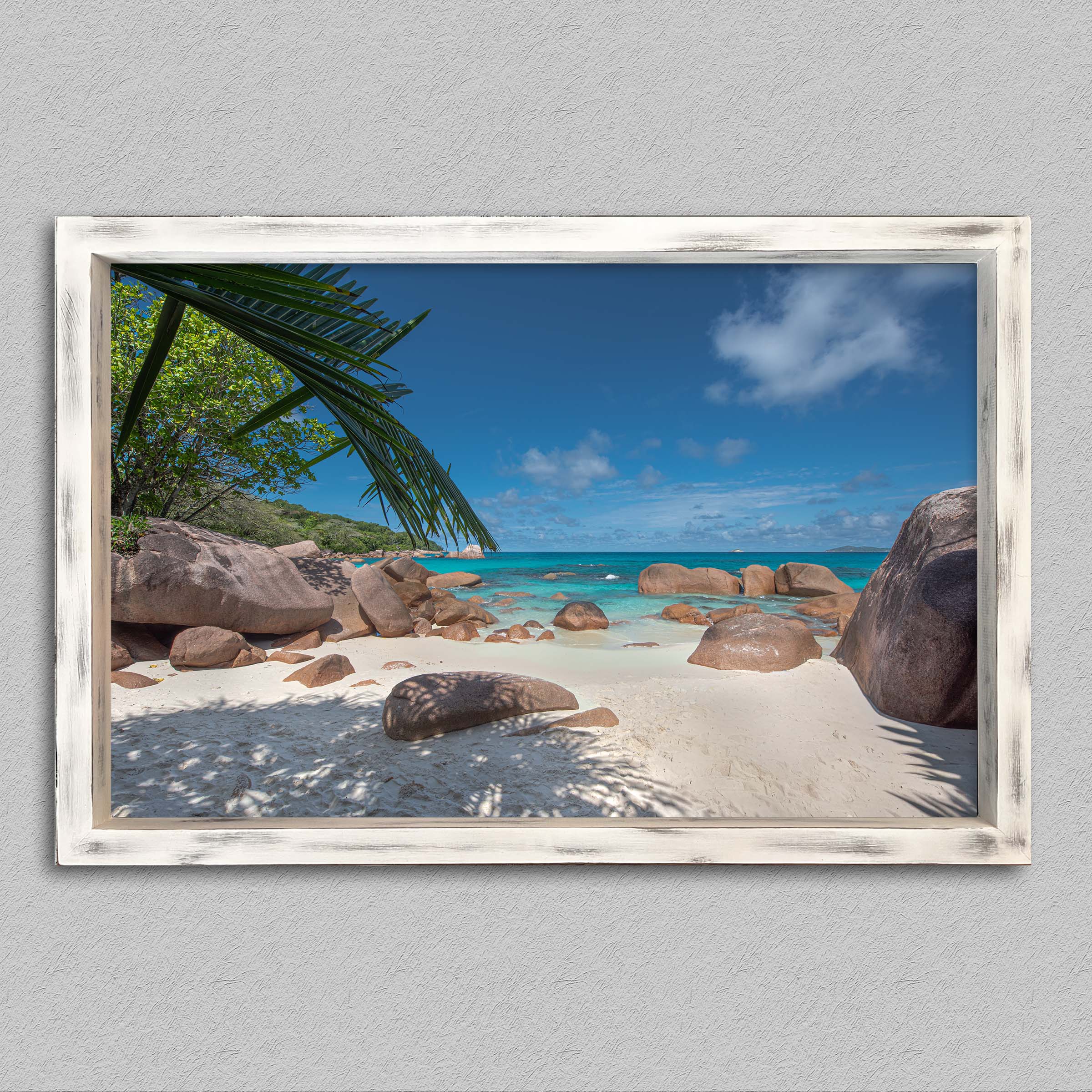 Eau turquoise de anse lazio