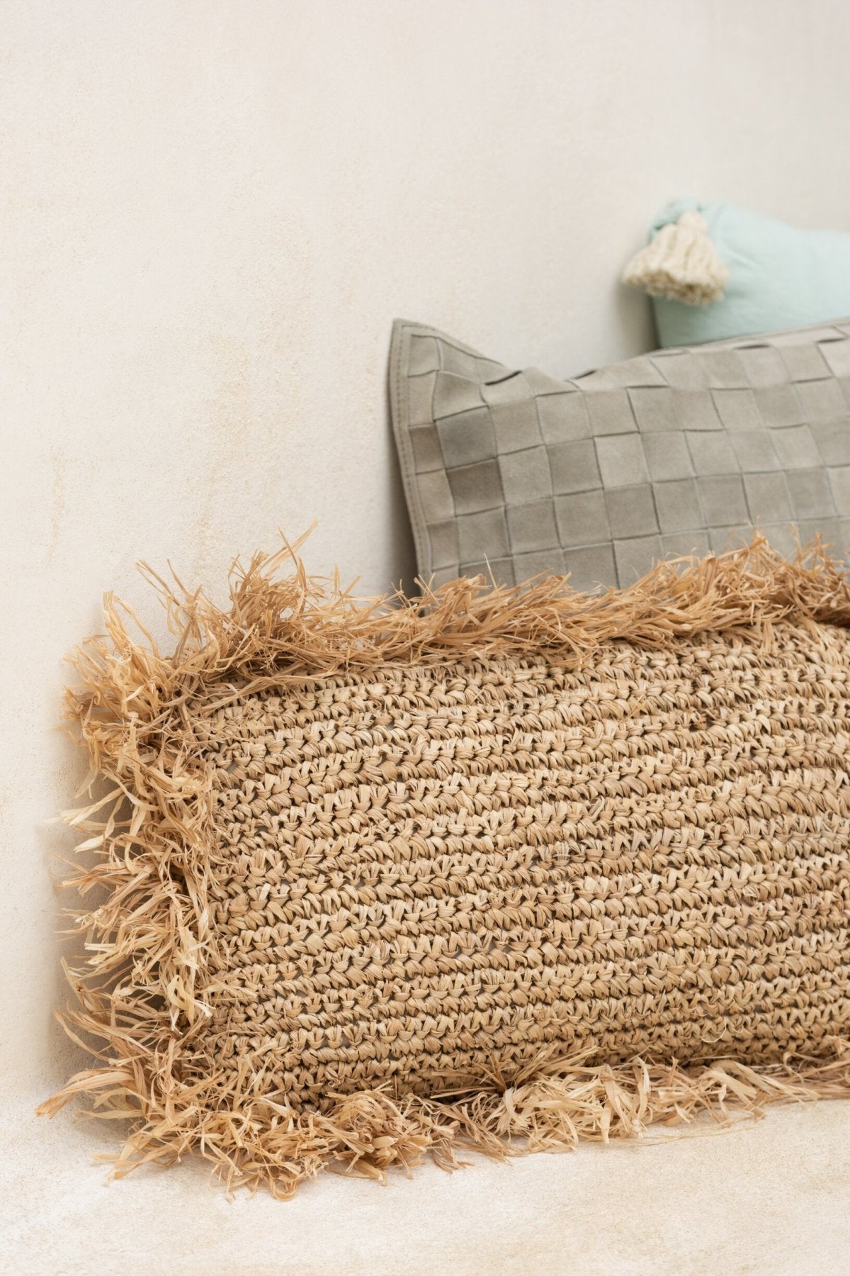 Raffia-Kissen Natur als Boho Wohnaccessoire