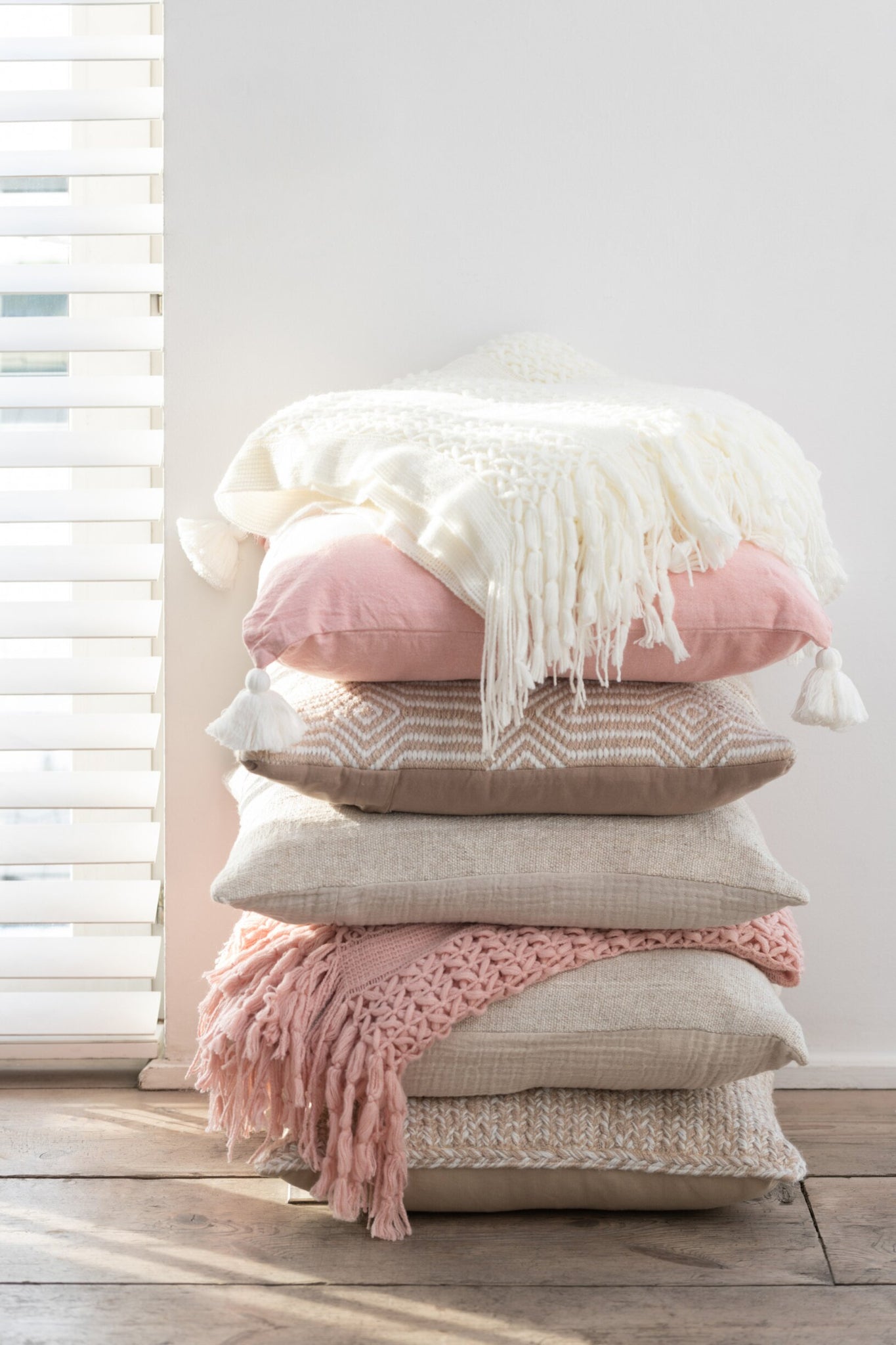 Strickdecke mit Fransen - weiß