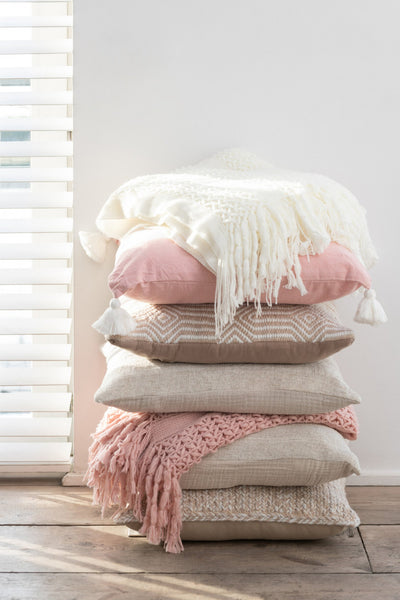 Strickdecke mit Fransen - weiß