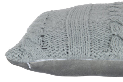 Detailaufnahme des Zopfmusters am Strickkissen