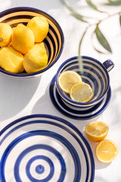 Tasse und Untertasse Weiß Blau
