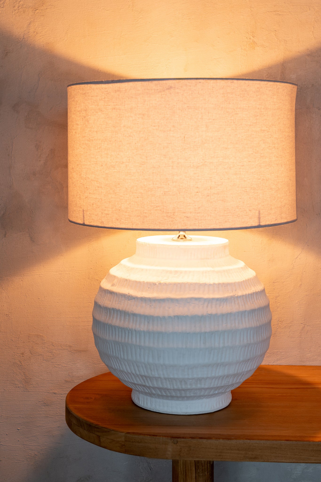 Tischlampe Terrakotta Weiß – Stilvolle Wohnlampe
