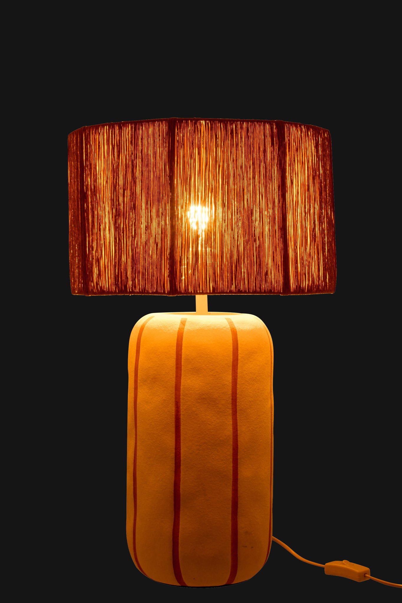 Lampe de table en céramique, rayée, naturelle/blanche, grande